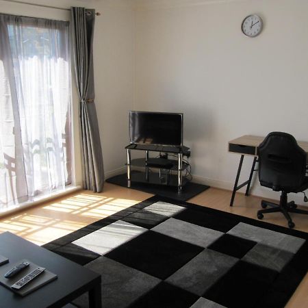 Cozy Off Road 2 Bedroom Cottage Apartment With Free Wi-Fi And Private Parking Glasgow Eksteriør bilde