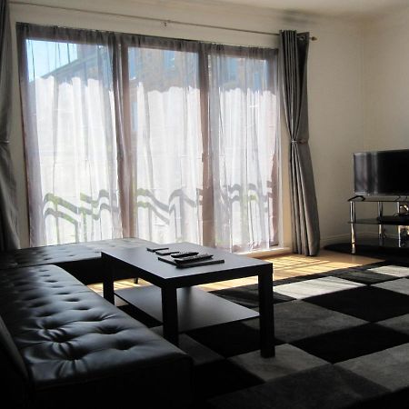 Cozy Off Road 2 Bedroom Cottage Apartment With Free Wi-Fi And Private Parking Glasgow Eksteriør bilde