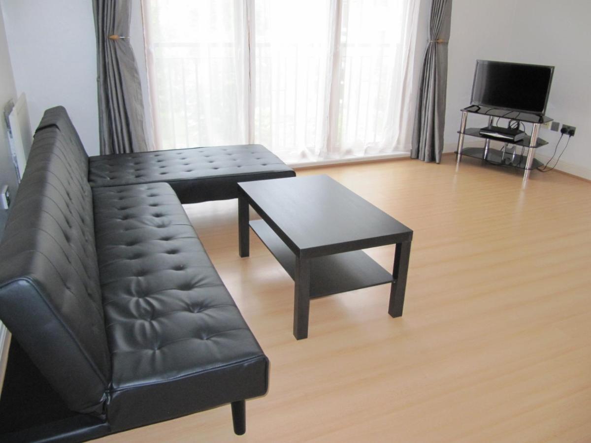 Cozy Off Road 2 Bedroom Cottage Apartment With Free Wi-Fi And Private Parking Glasgow Eksteriør bilde