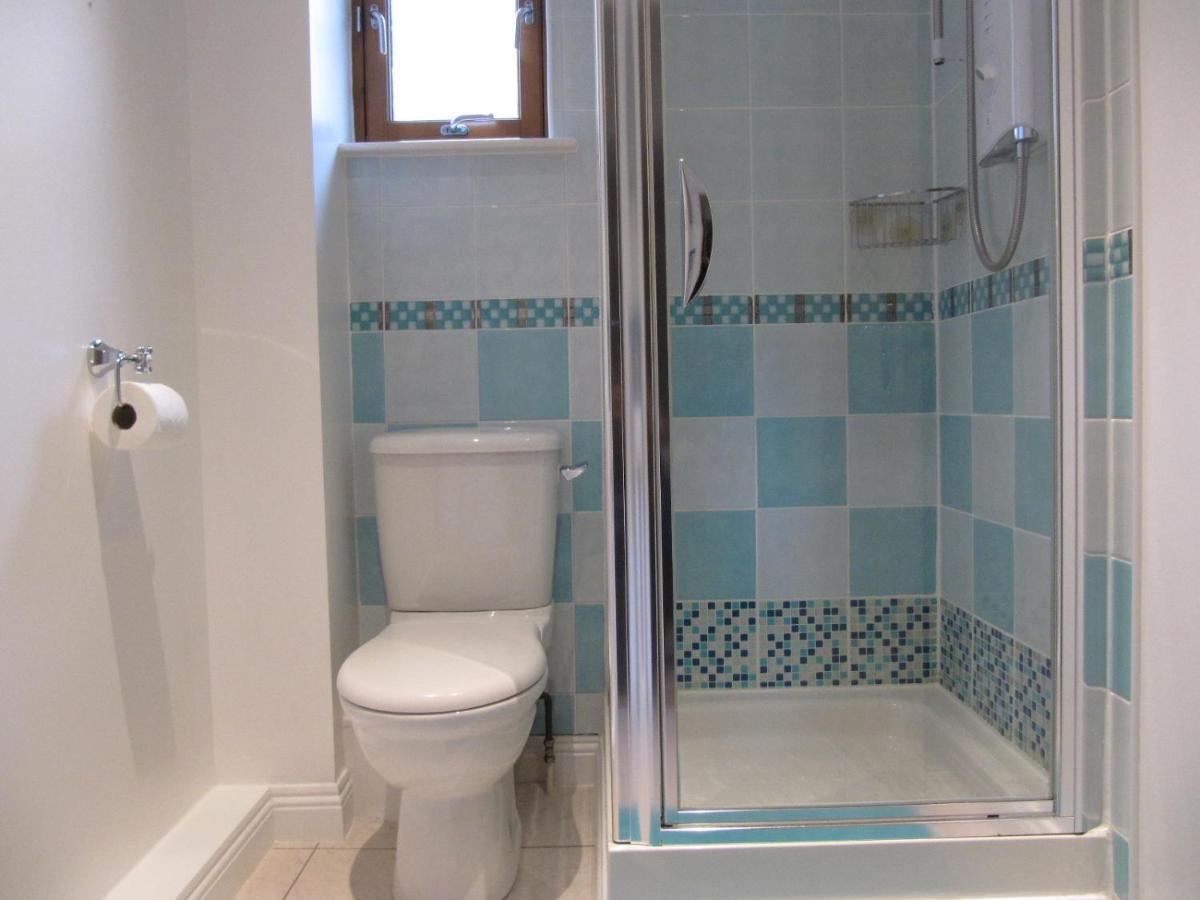 Cozy Off Road 2 Bedroom Cottage Apartment With Free Wi-Fi And Private Parking Glasgow Eksteriør bilde
