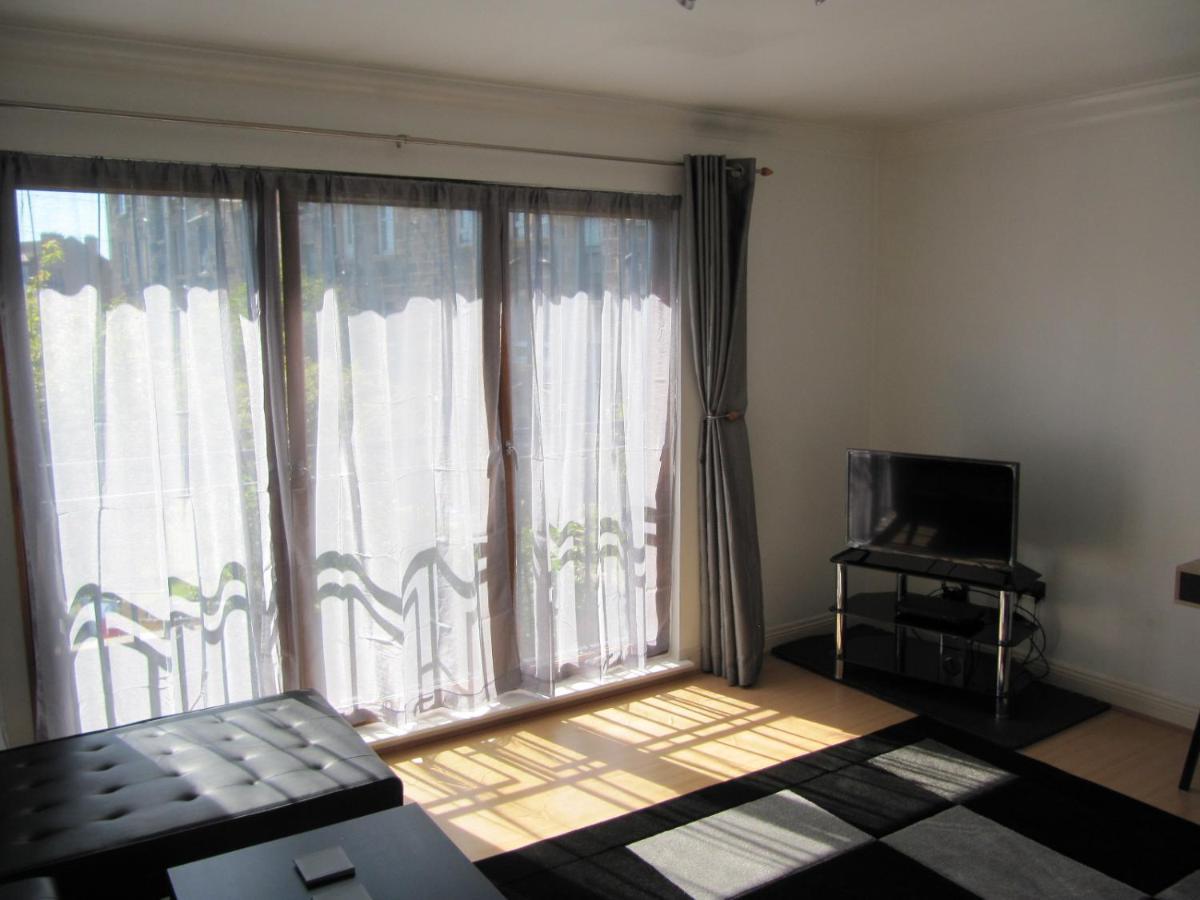 Cozy Off Road 2 Bedroom Cottage Apartment With Free Wi-Fi And Private Parking Glasgow Eksteriør bilde
