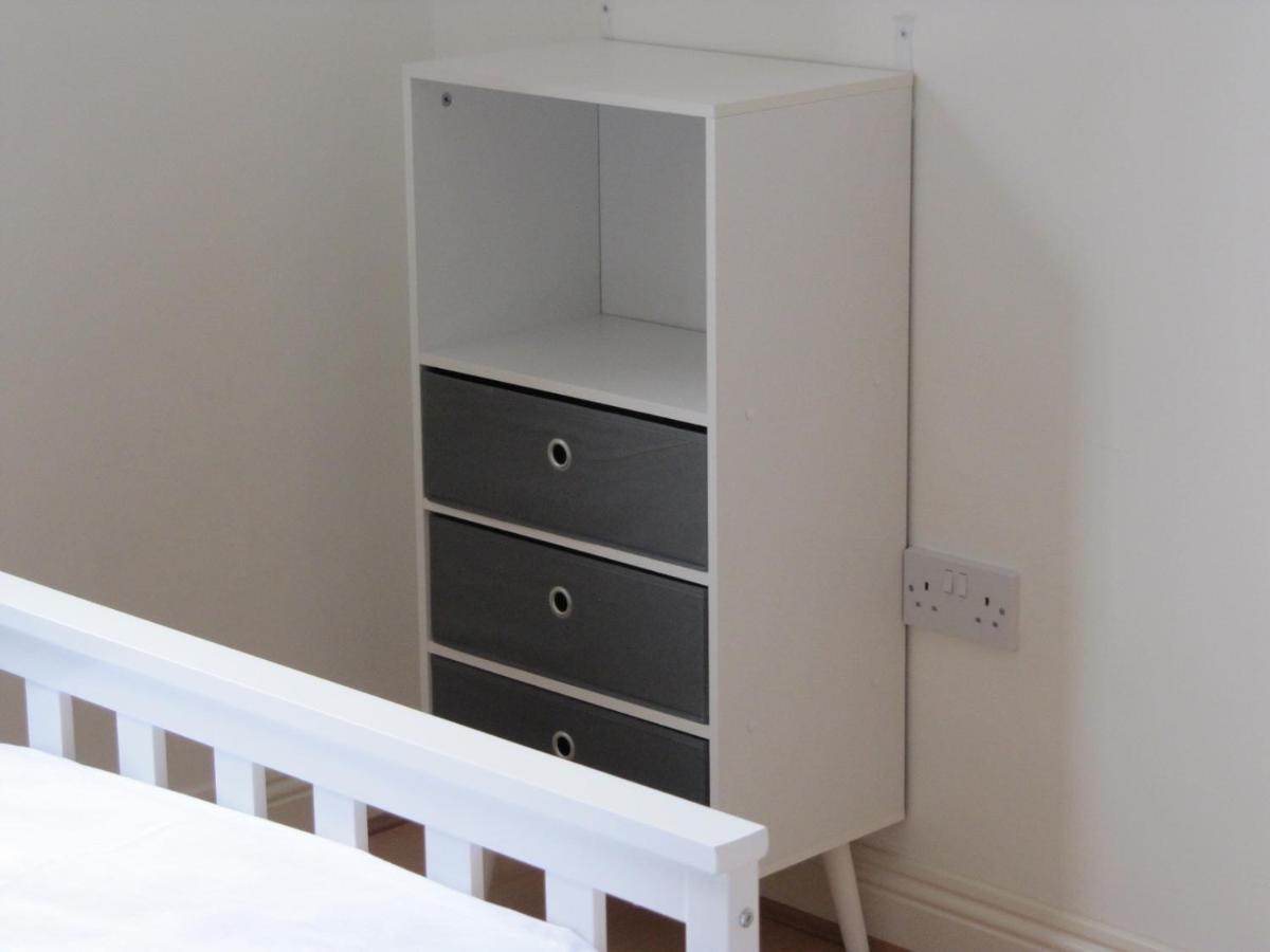 Cozy Off Road 2 Bedroom Cottage Apartment With Free Wi-Fi And Private Parking Glasgow Eksteriør bilde
