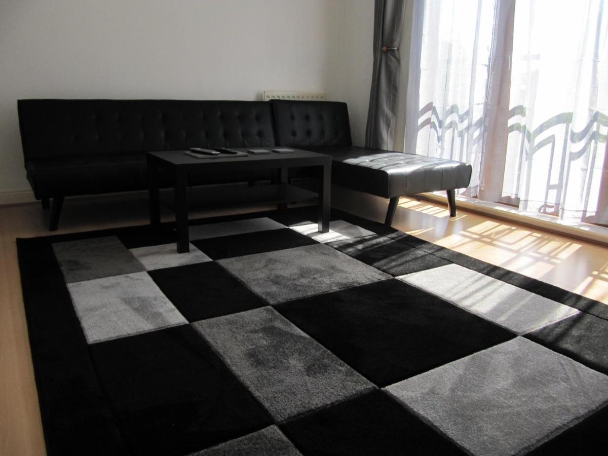 Cozy Off Road 2 Bedroom Cottage Apartment With Free Wi-Fi And Private Parking Glasgow Eksteriør bilde